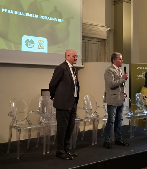 Adriano Aldrovandi, presidente dell’associazione UNAPera e Giuliano Donati, presidente del Consorzio della Pera dell'Emilia-Romagna IGP